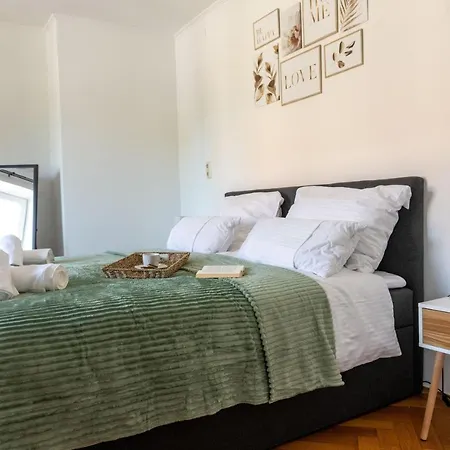 Bessa Homes 6 Personen 2 Schlafzimmer, 3 King Size, Betten, Balkon, Kueche *